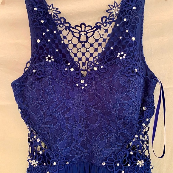 Blue dress Size 5 - Picture 3 of 8